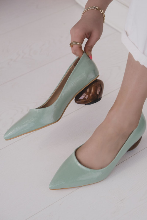 0025807_tovlia-kirisik-rugan-topuk-detayli-kisa-topuklu-stiletto-mint-yesili.jpg