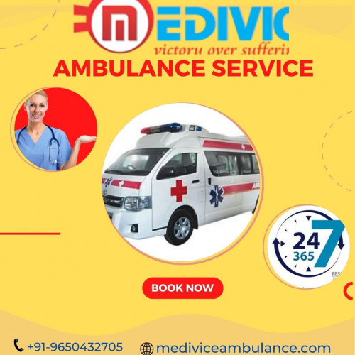 Ambulance-Service-in-Delhi-has-a-well-expert-medical-squad-by-Medivic.jpg