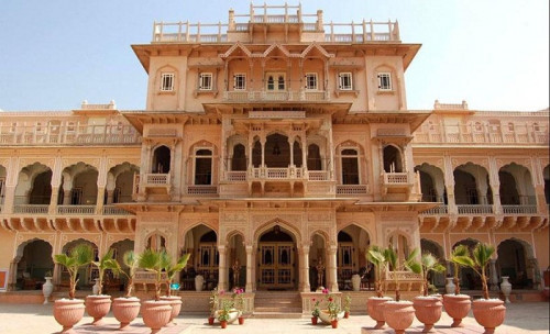 Chomu-Palace--Jaipur.jpg