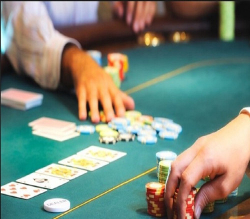 Đánh bài online hay còn được gọi là casino trực tuyến hoặc tên gọi thân thuộc là sòng bài online. Hình thức cá cược này được biến thế từ các sòng bài cổ điển thực tế ngoài đời. Mọi người đánh bài online không cần suy nghĩ đến địa điểm vì dù ở bất cứ nơi nào vẫn đảm bảo tham gia đầy đủ. Anh em chỉ cần có mạng là được vào sòng bạc online.
Nguồn bài viết : https://betvisalink.com/danh-bai-online-an-tien-that/
#betvisalink #Betvisa #nha_cai_Betvisa #nha_cai #casino #danhbaionlineantienthat