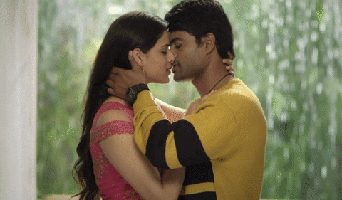 Kriti-Garg-2-Hours-Love-1.gif