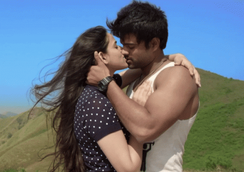 Kriti-Garg-2-Hours-Love-7.gif