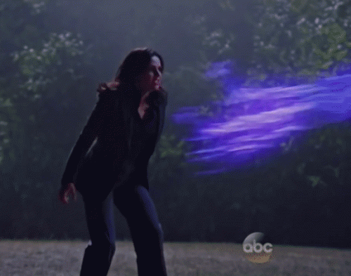 OUAT---Regina-volunteers-to-Sacrifice-herself-for-Robin.gif