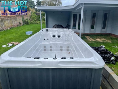 If you're searching for anything with heat to steam or an outdoor hot tub, call "Hottubwarehouse.co.uk." We have a variety of saunas, hot tubs, and spas. Order now! https://thehottubwarehouse.co.uk/