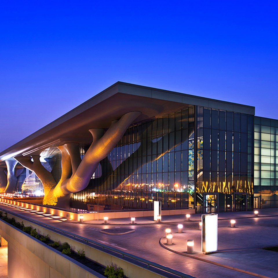 Convention center. National Convention Centre, Катар. Арата Исодзаки.. QNCC В Катаре. Оазис в пустыне Катара а.Исодзаки. Конвеншн центр.