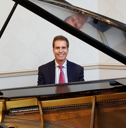 Arnie Abrams is an affordable New York Wedding Pianist who is available for any unique Manhattan event. Arnie's expertise as a pianist lends a distinct and creative touch to your wedding ceremony, cocktail party, rehearsal dinner, engagement party, bridal or baby shower, birthday or anniversary celebration, business event, or sing-along. https://www.arnieabramspianist.com/new-york-city-pianist/
