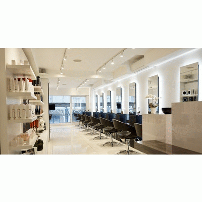 Travel to Nunzio Saviano’s Salon for getting the best haircut in NYC. The award-winning celebrity hairstylist showcases his masterful skills when it comes to hair.
