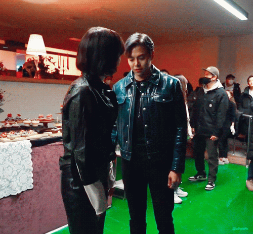 https://youtu.be/HKyeNt37dW8
[메이킹] 공주님안기
#나애교 #심수련 #로건리