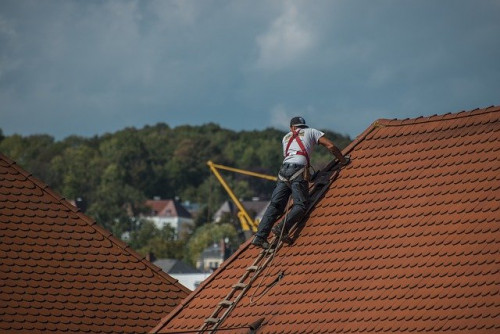 roofers-2891664_640.jpg